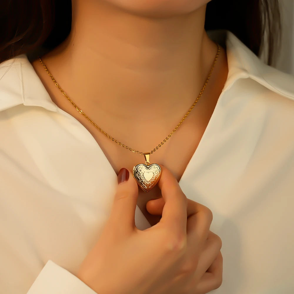 1pc Custom Photo Heart Locket Pendant Necklace Women Necklace Personalized Souvenir Gift